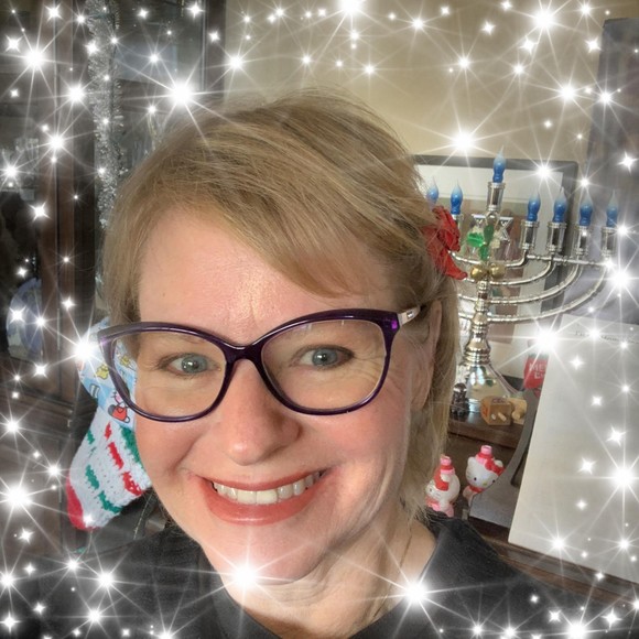 Profile Picture of Danielle Branton (@webprinc3ss) on Poshmark