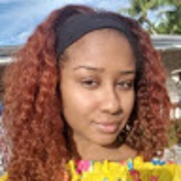 Profile Picture of Nyla Batts (@nylabatts) on Poshmark