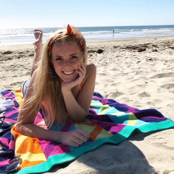 Profile Picture of Kaylie Habets (@kayliehabets) on Poshmark