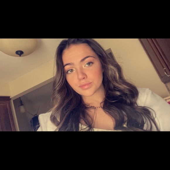 Profile Picture of Katelyn Wagner (@knwagner04) on Poshmark