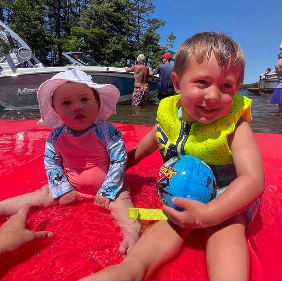 Jade Hofeldt - Poshmark Profile Picture of Jade Hofeldt (@yellowbaron5) on Poshmark