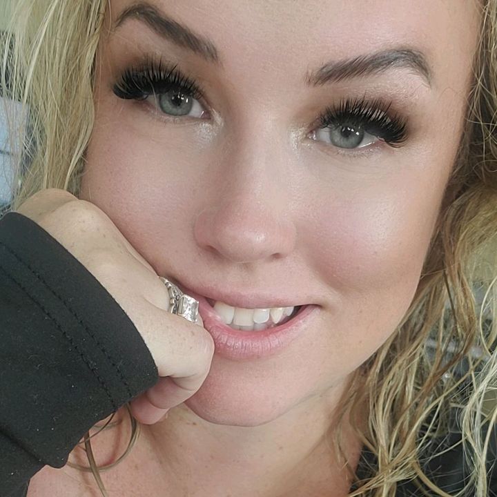 Profile Picture of Julia Jones (@juliajones193) on Tiktok