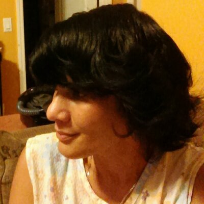 Profile Picture of Magda Carmona (@MagCar13) on Twitter