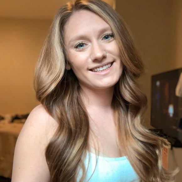 Profile Picture of Carlie Pepperman (@carliepepperman) on Poshmark