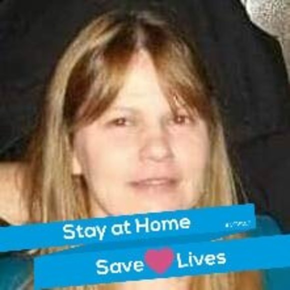 Profile Picture of Ruby Hess (@tuesday3006) on Poshmark