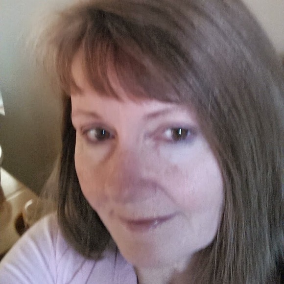 Pam Short - Poshmark Profile Picture of Pam Short (@pamshort88) on Poshmark