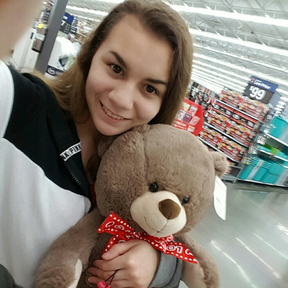 Profile Picture of Clarissa Cline (@clarissa2018) on Poshmark