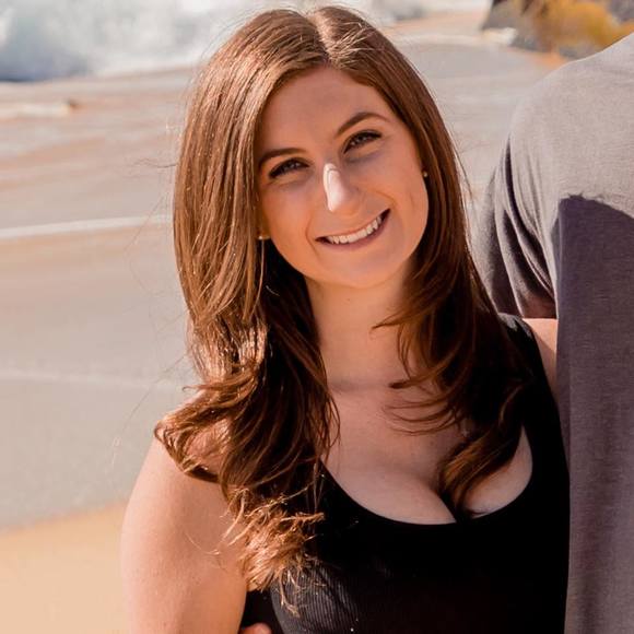 Profile Picture of Rachel Reznick (@heyistrbr) on Poshmark