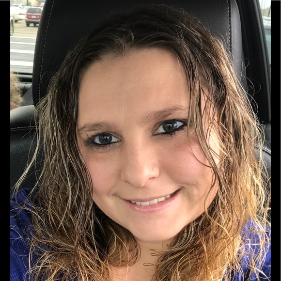 Profile Picture of Brittany Releford (@breleford16) on Poshmark