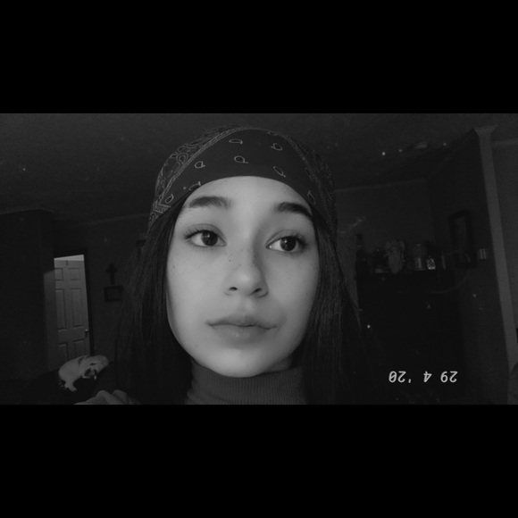 Amiah Notman - Poshmark Profile Picture of Amiah Notman (@amiahnorman12) on Poshmark