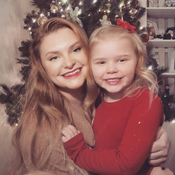 Profile Picture of Gabrielle Galemore downey (@gedowney) on Poshmark