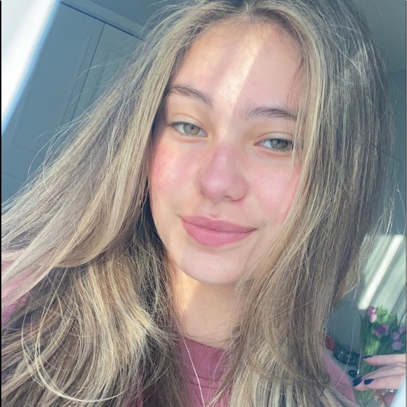 Profile Picture of Lara Kirimca (@lara_k) on Poshmark