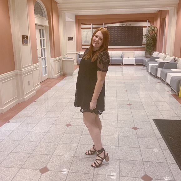 Profile Picture of Kara Heathman (@kara_renee) on Poshmark