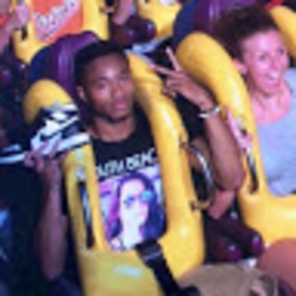 Profile Picture of Zachary Burns (@zachary_burns) on Poshmark