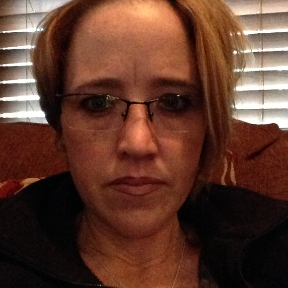 Profile Picture of Daniela Yonce (@dyonce) on Poshmark