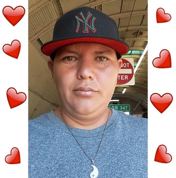 Profile Picture of Lorenzo Cerros (@cerros82lorenzo) on Poshmark