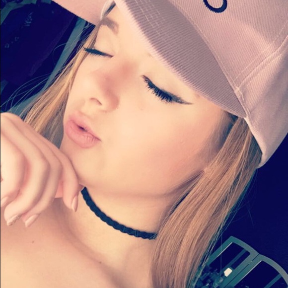 Profile Picture of Kelci Corvin (@kcorvin15) on Poshmark