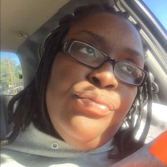 Profile Picture of Ebonee Tyler (@edtyler) on Poshmark