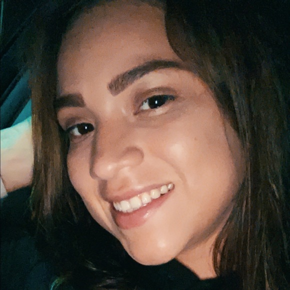 Profile Picture of Kerin Villalobos (@kerin_vm) on Poshmark