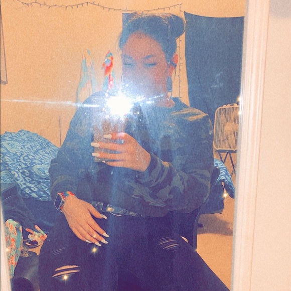 Profile Picture of Amberia King (@amberking0420) on Poshmark