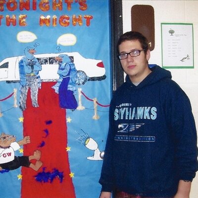 Profile Picture of Mike Orin  Hynst (@butmantodance) on Twitter