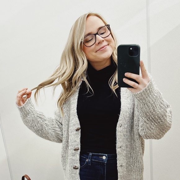 Profile Picture of Liesl Bistline (@lieslbehm) on Poshmark