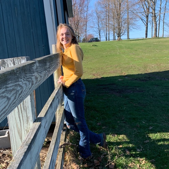 Profile Picture of Mackenzie Mccormack (@mccormackmm11) on Poshmark