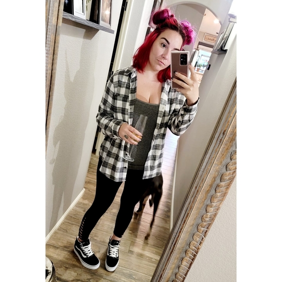 Profile Picture of Camille Rachwitz (@camillerachwitz) on Poshmark