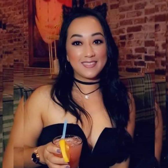 Profile Picture of Nancy Lo (@nancyl84) on Poshmark