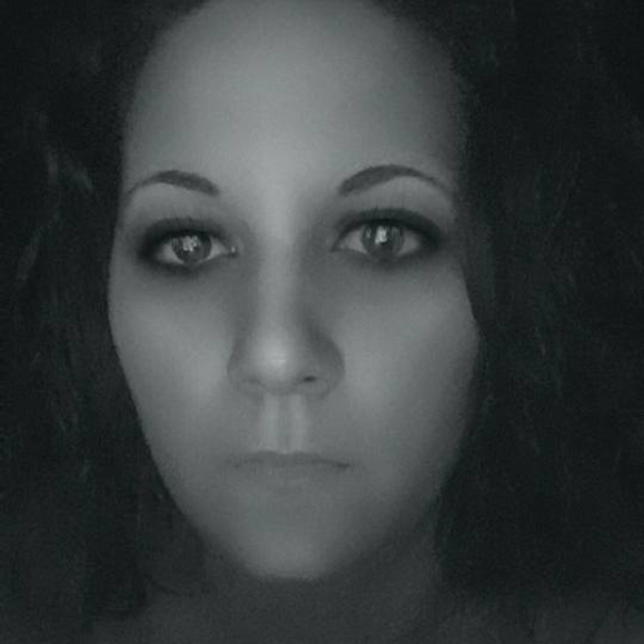 Profile Picture of Juli Mietzner (@jules7243) on Poshmark