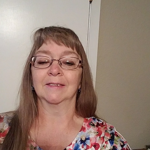 Profile Picture of Pam Wright (@pamwri27) on Poshmark