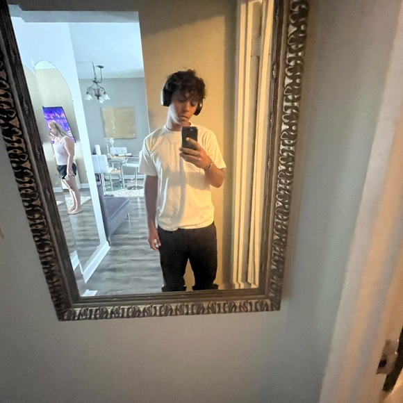 Profile Picture of Pedro Araujo (@pedroaraujo189) on Poshmark