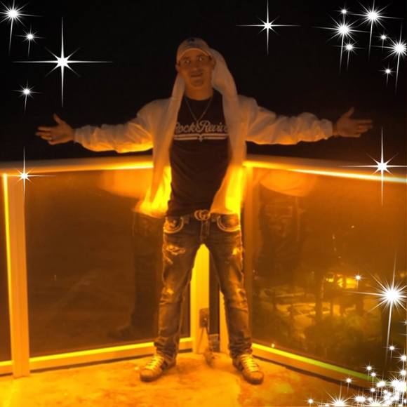 Zachary Rodriguez - Poshmark Profile Picture of Zachary Rodriguez (@zacharyrodri671) on Poshmark