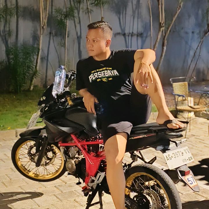 Profile Picture of Chandra (@phete8) on Tiktok