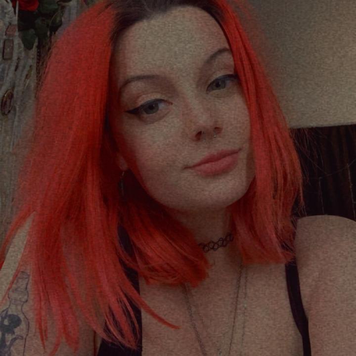 Profile Picture of Rebecca Malloy (@@diamondsyourdead) on Tiktok