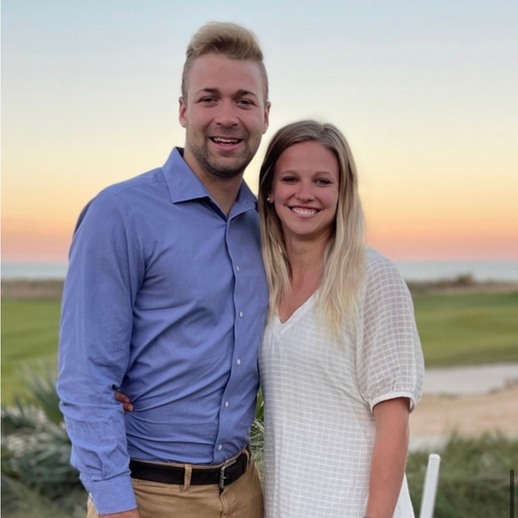 Tate Bonnema - Poshmark Profile Picture of Tate Bonnema (@tatebonnema) on Poshmark