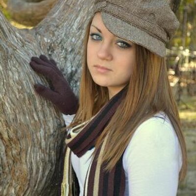 Profile Picture of Hayley Whitcomb (@Hay_Bear33) on Twitter