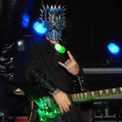 Profile Picture of Derek Slaton (@TheMetalPhotog) on Twitter