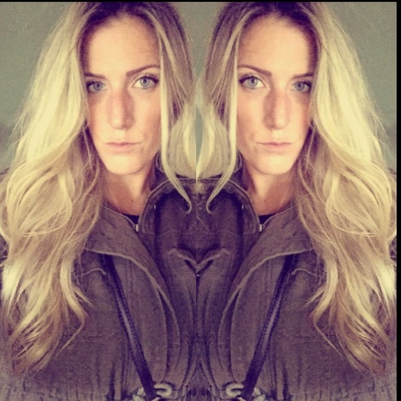 Profile Picture of Haley Harris (@hkgymnast94) on Poshmark