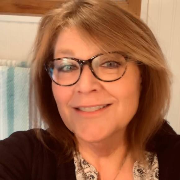 Profile Picture of Lynn Dimassa (@carolynjd2017) on Poshmark
