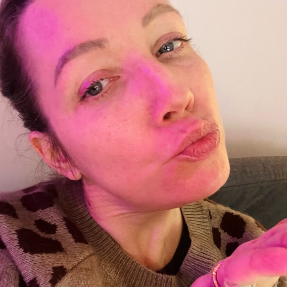 Profile Picture of Siobhan Biniakewitz (@citruspinkcloud) on Poshmark