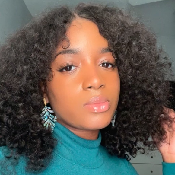 Profile Picture of Jasmine Peele (@jpeele418) on Poshmark