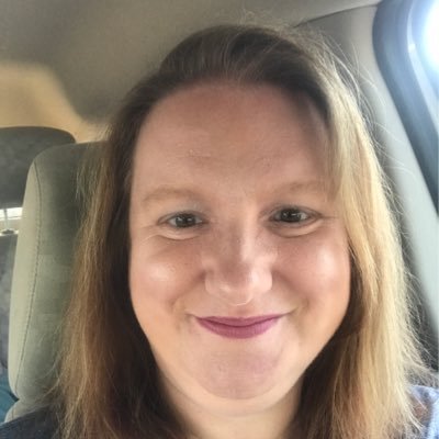 Profile Picture of Lisa Randall (@lisarandall2010) on Twitter