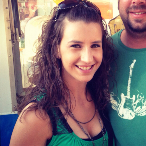 Profile Picture of Katie Sterkel (@ksterkel) on Poshmark