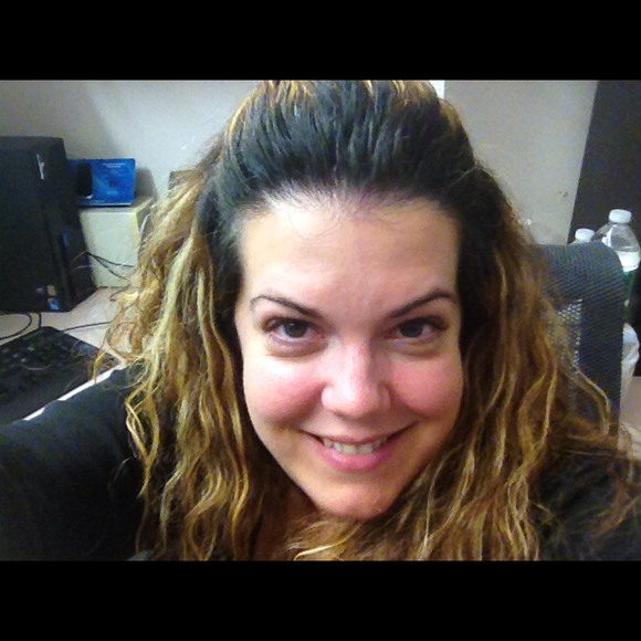 Profile Picture of Tara Donato (@tarabina) on Poshmark