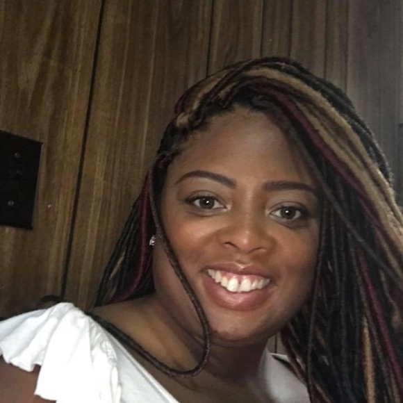 Profile Picture of Krystal Foster (@krystalfoster27) on Poshmark