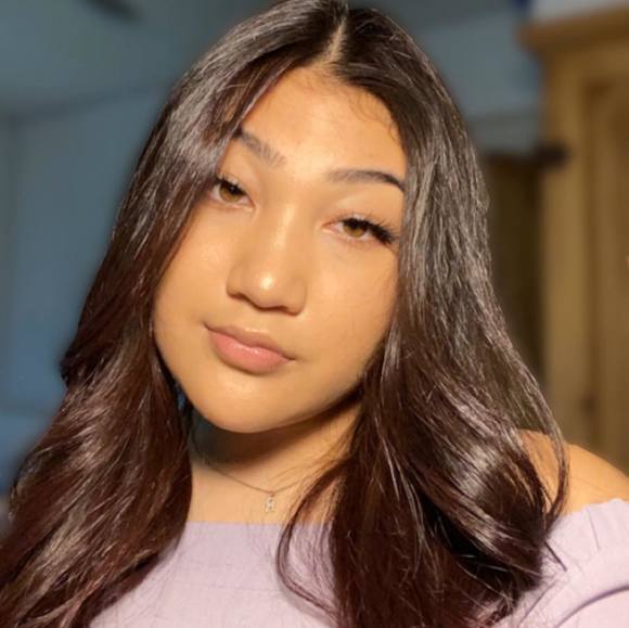 Profile Picture of Raina Phathong (@rainap19) on Poshmark