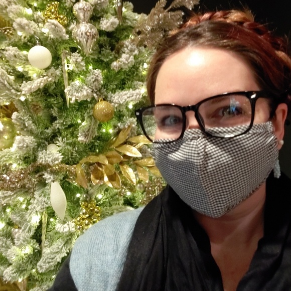 Profile Picture of Kelly Wilkins (@wilkinskelly) on Poshmark