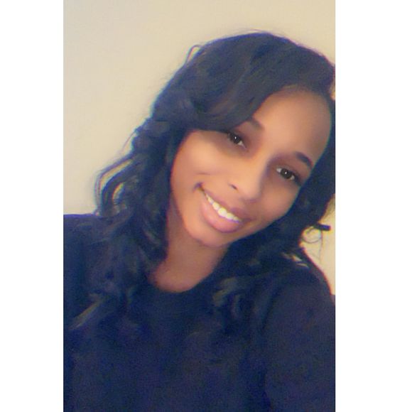 Profile Picture of Shawntel Williams (@mooookiee) on Poshmark