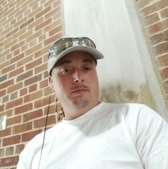 Profile Picture of William Barron (@williambarro384) on Poshmark